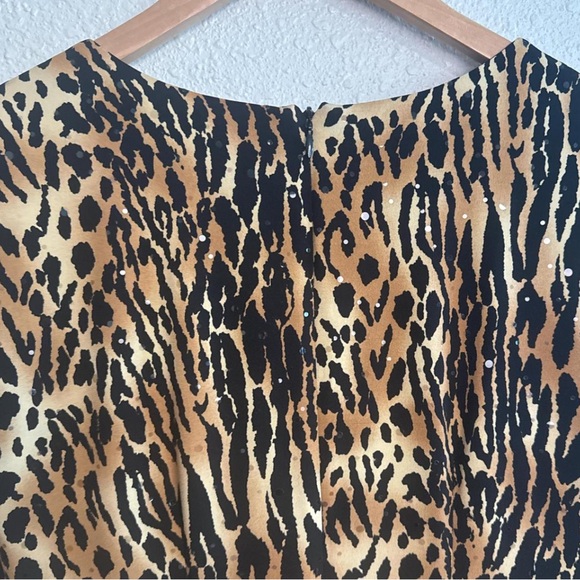 Cache Mini Dress - Picture 8 of 8